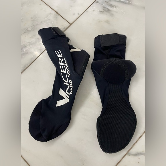 Vincere, XS, black neoprene sand socks, foot protection, sand soccer, water sock - Picture 1 of 6
